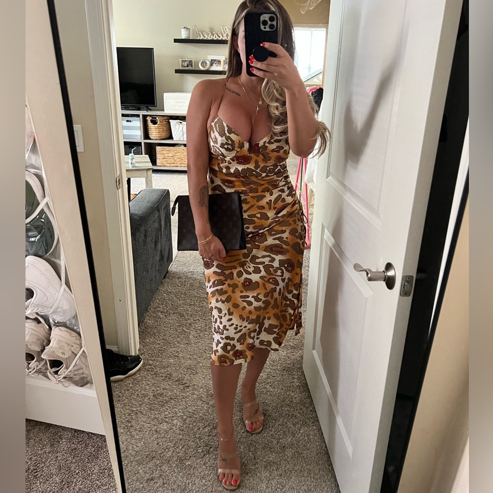 Silk midi dress - Picture 2 of 7